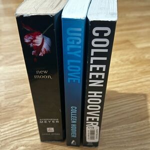 Colleen Hoover and Stephenie Meyer Book Set - Black, Blue